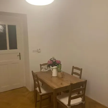 Appartement Comfy, Calm, 15 Mins From Center