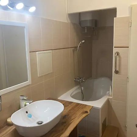 Comfy, Calm, 15 Mins From Center Praga